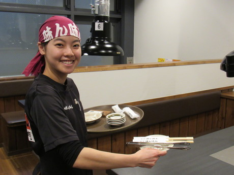 味ん味ん みんみん 海老名店 焼肉店ホール キッチンスタッフの募集詳細